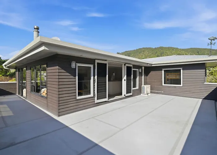 Okareka - Pool And Log Fire Sleeps 12 Walk To The Rotorua