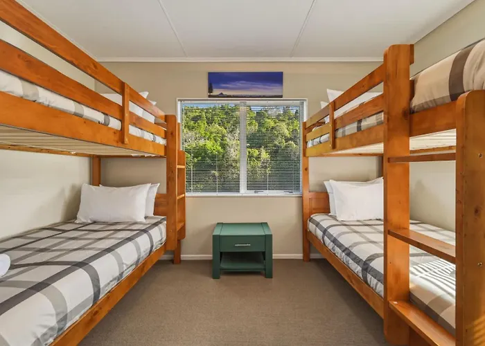 Vakantiehuis Okareka - Pool And Log Fire Sleeps 12 Walk To The