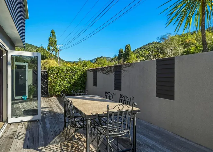 Vakantiehuis Okareka - Pool And Log Fire Sleeps 12 Walk To The Rotorua
