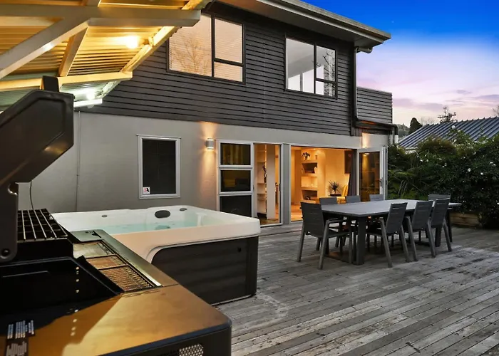 Okareka - Pool And Log Fire Sleeps 12 Walk To The * Rotorua