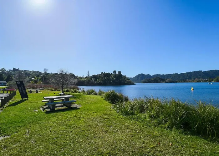 Okareka - Pool And Log Fire Sleeps 12 Walk To The Rotorua